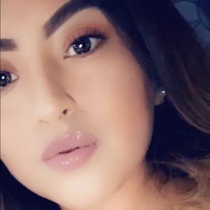 Meet your Posher, Noemy